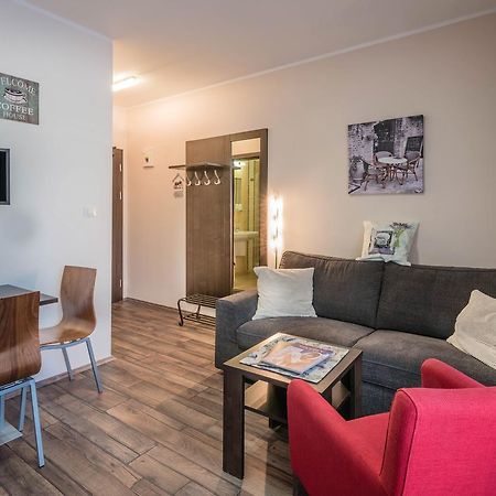 Apartman Mirka - Hotel Luka เบเชนยอวา ภายนอก รูปภาพ