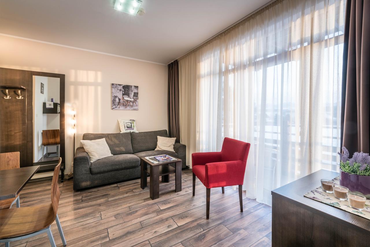 Apartman Mirka - Hotel Luka เบเชนยอวา ภายนอก รูปภาพ